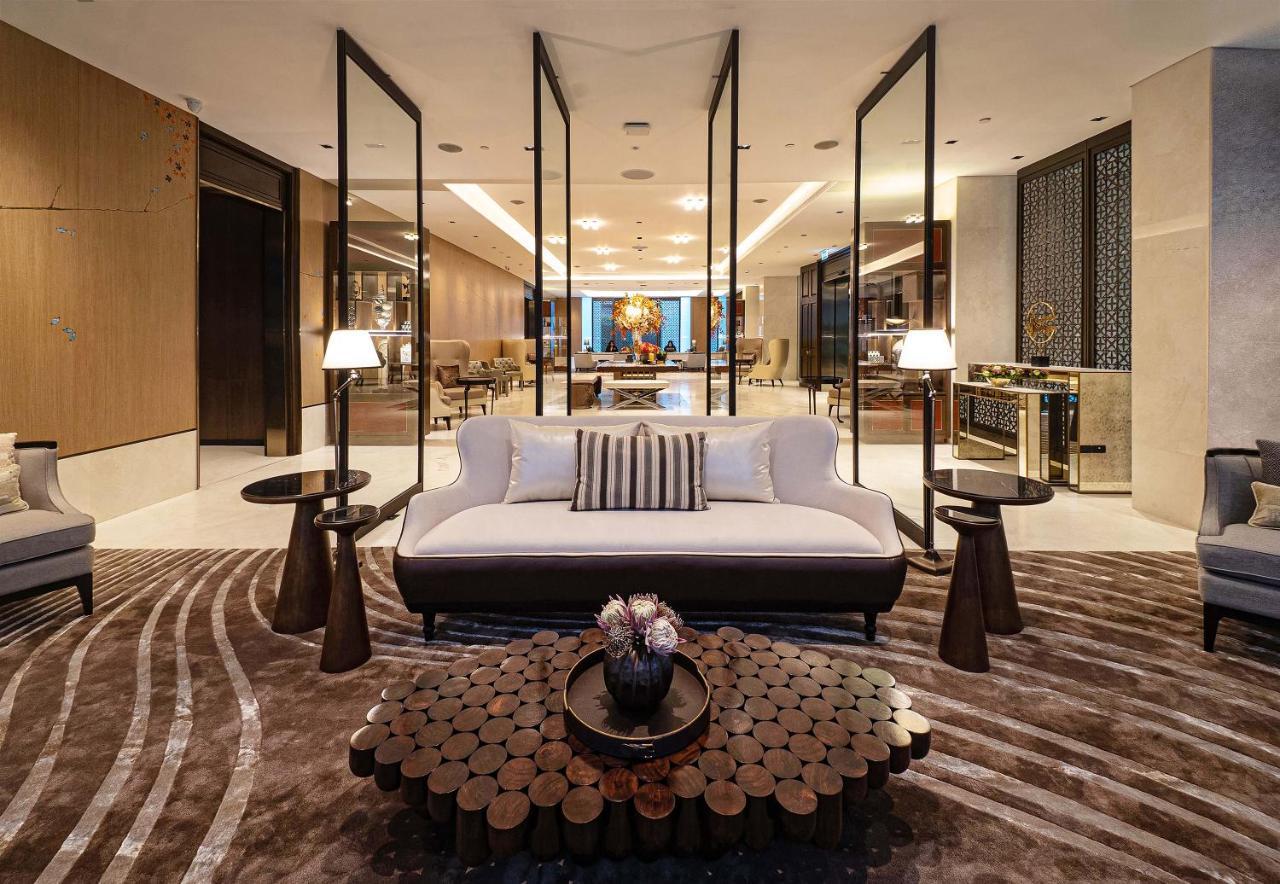 Silq Hotel & Residence, Managed By The Ascott Limited Banguecoque Exterior foto The lobby of the hotel