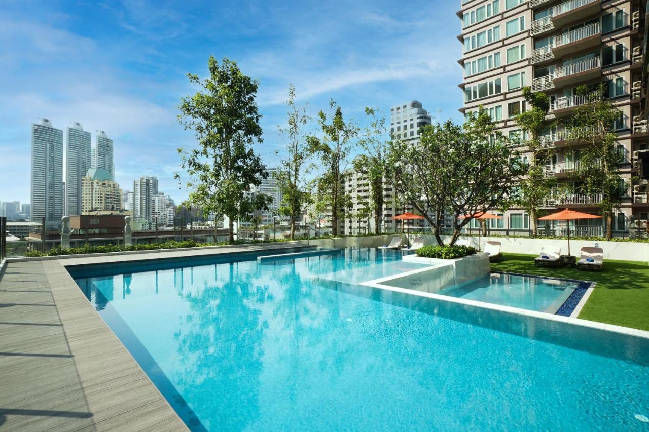 Silq Hotel & Residence, Managed By The Ascott Limited Banguecoque Exterior foto The Park's swimming pool