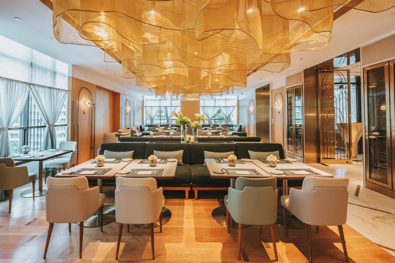 Silq Hotel & Residence, Managed By The Ascott Limited Banguecoque Exterior foto The interior of the restaurant
