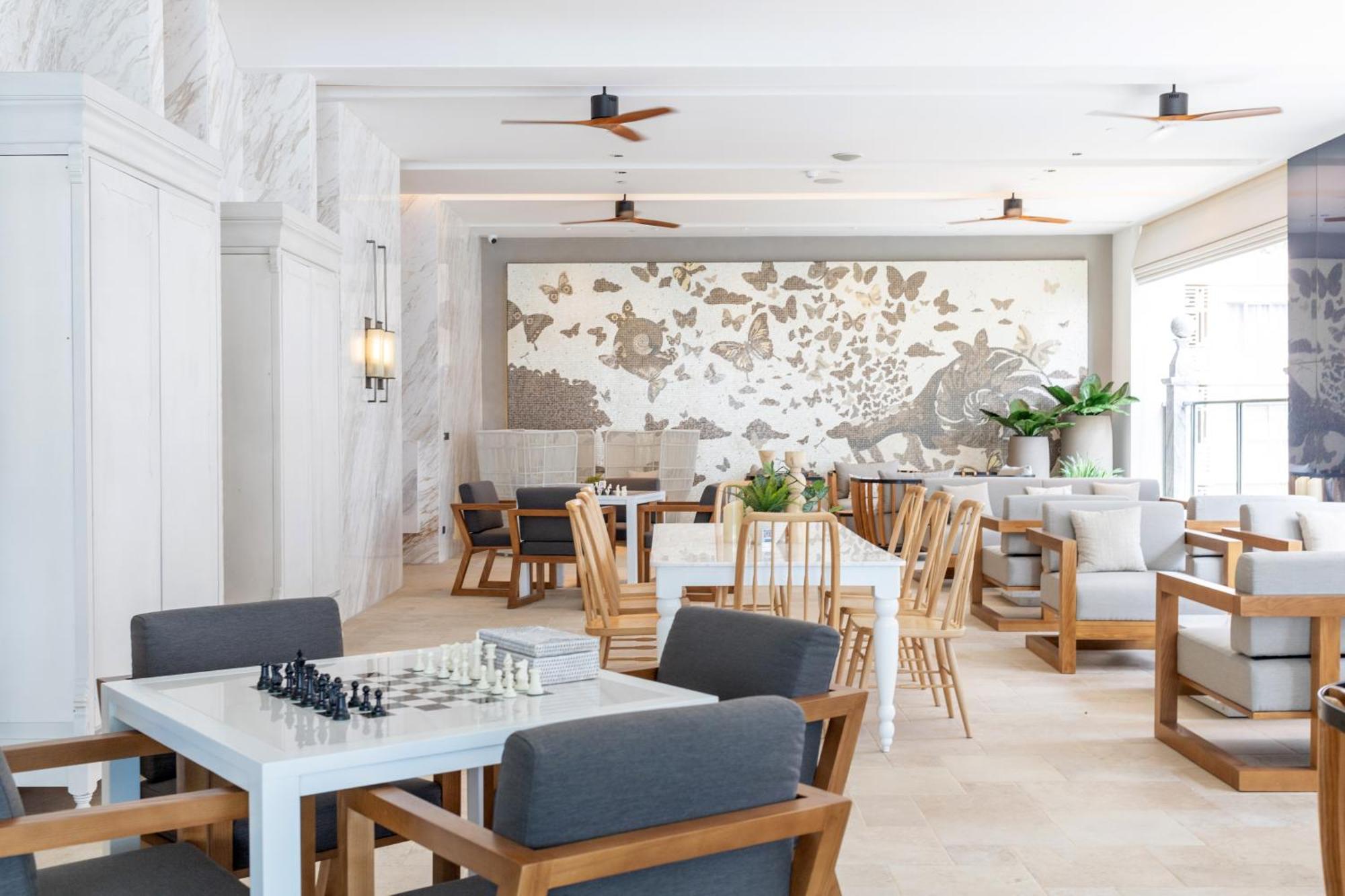Silq Hotel & Residence, Managed By The Ascott Limited Banguecoque Exterior foto The restaurant at the Hotel