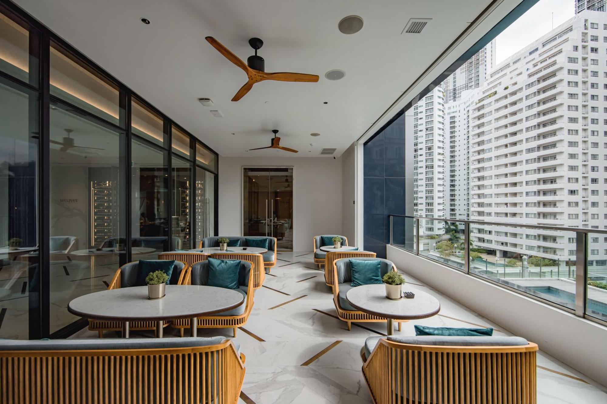 Silq Hotel & Residence, Managed By The Ascott Limited Banguecoque Exterior foto The Club at The Landmark