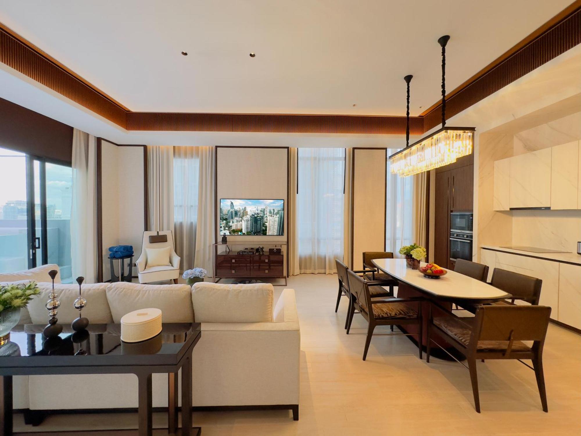 Silq Hotel & Residence, Managed By The Ascott Limited Banguecoque Quarto foto A living room in a condominium
